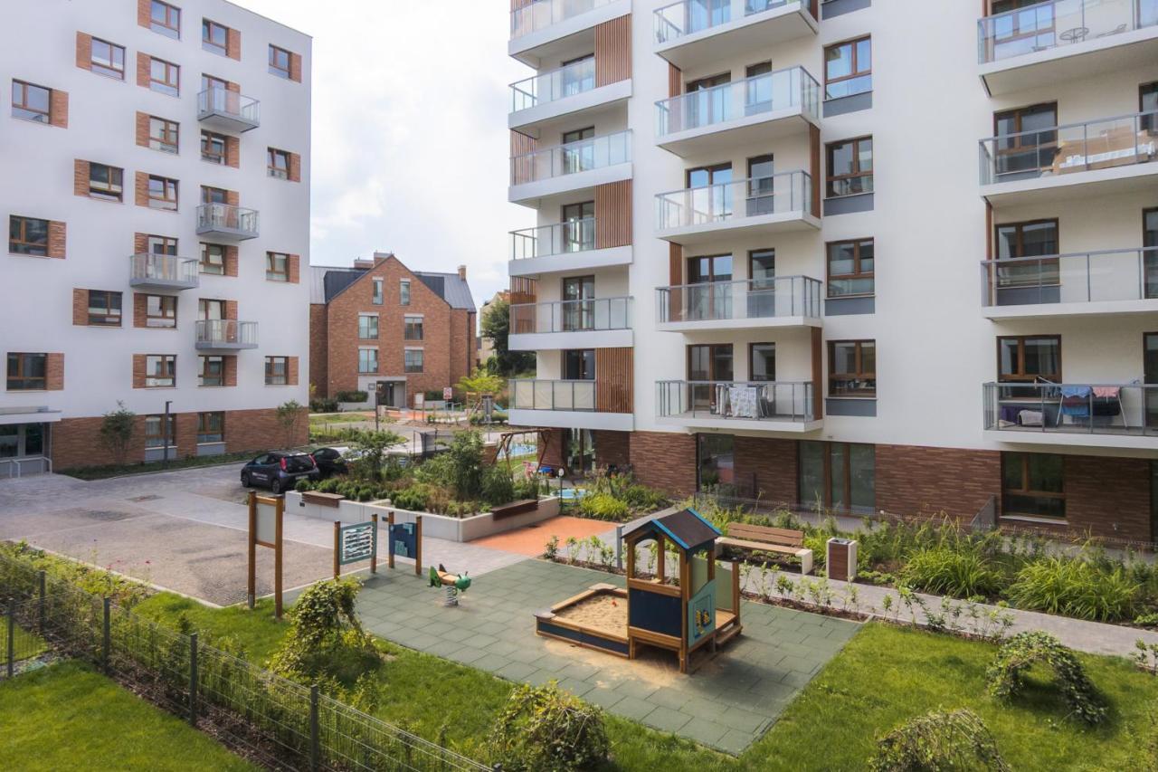 Bright & Stylish With Balcony 1,5 Km To Main By Renters *