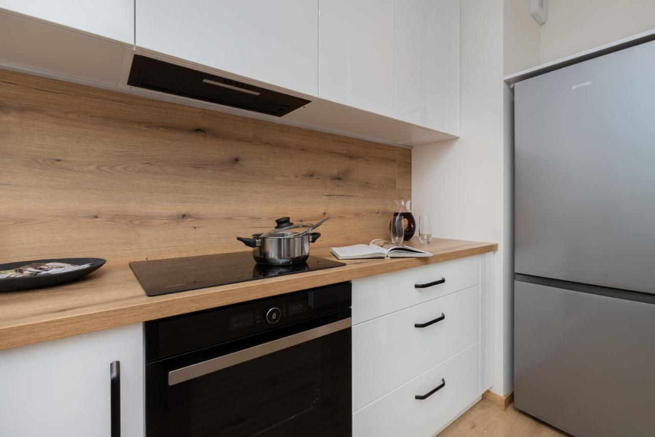 Bright & Stylish With Balcony 1,5 Km To Main By Renters Apartment Gdansk