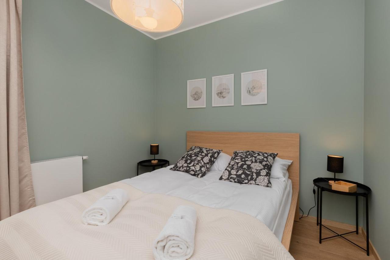 Bright & Stylish With Balcony 1,5 Km To Main By Renters